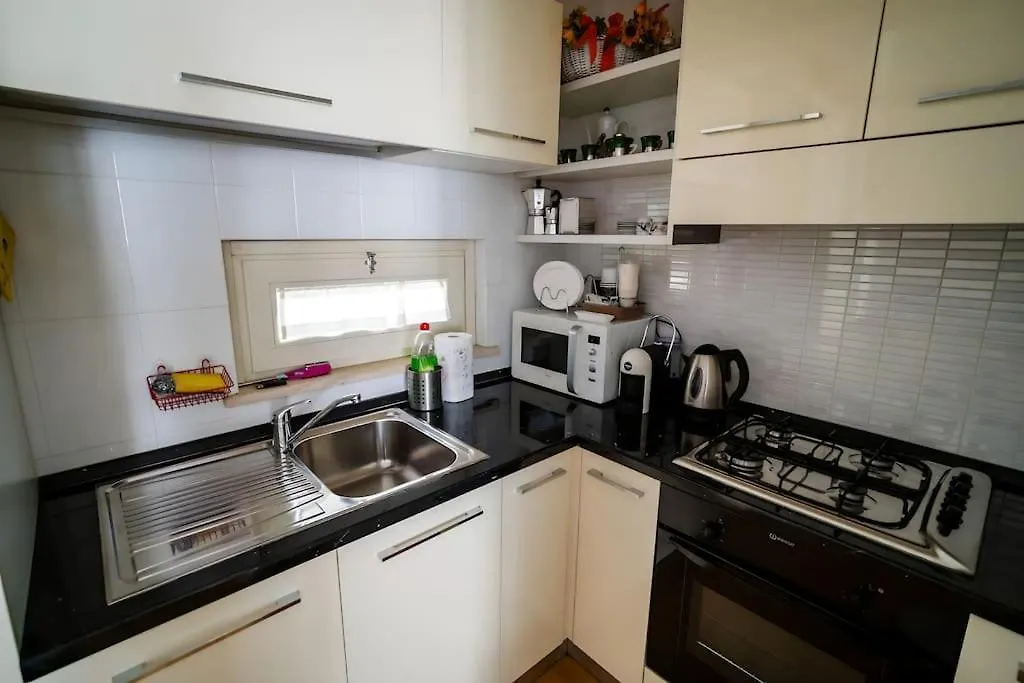 5 Min From Trastevere Rome Chic Apartment Italy