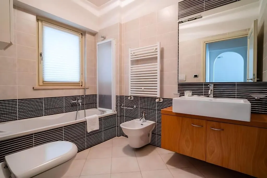 5 Min From Trastevere Rome Chic Apartment Italy