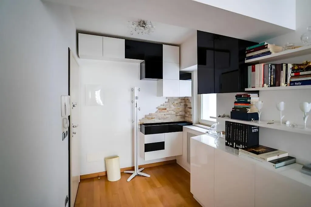 5 Min From Trastevere Rome Chic Apartment 0*,
